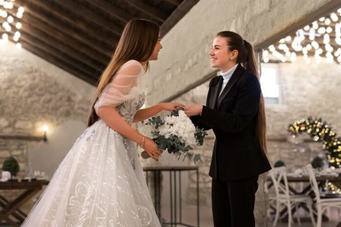 alyson h belcourt married to
